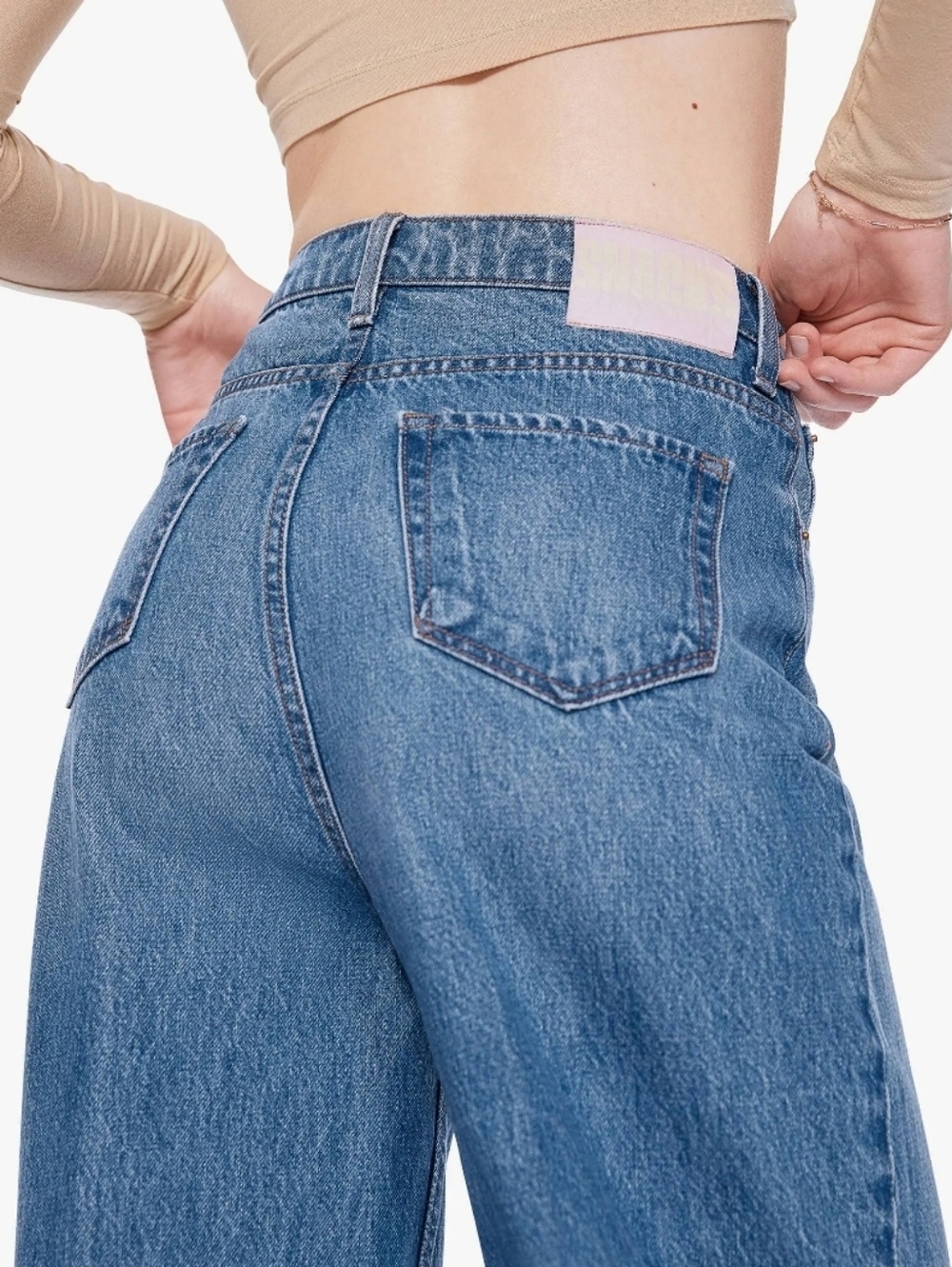 MOTHER SNACKS! The Funnel Heel Cuff Jeans in Delicious Memories Wash - Picture 8 of 12
